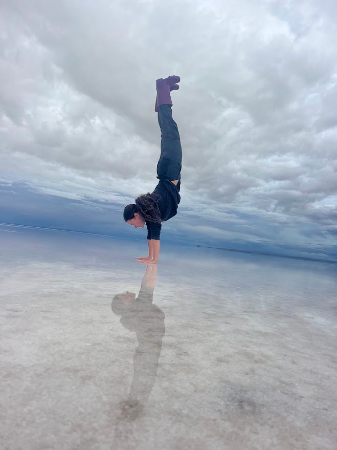 Acrobacia no Salar de Uyuni
